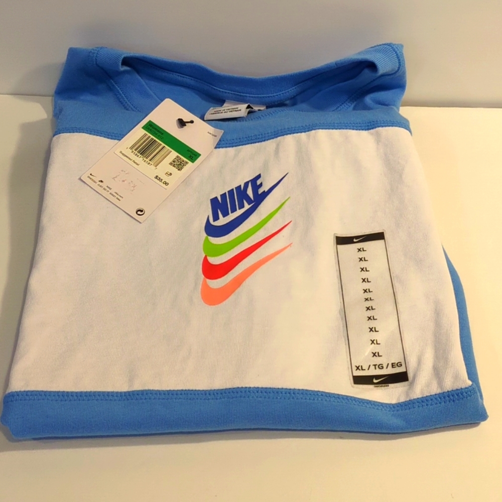 Women's T-SHIRT Size XL PTP 21 in length 24 in (NWT) Retail $35